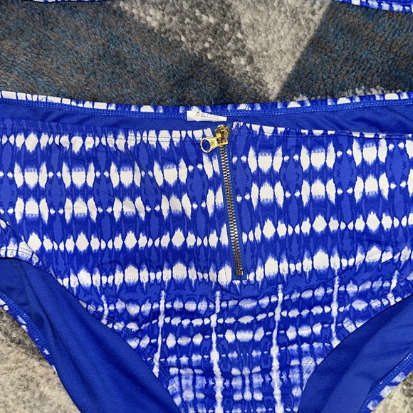 Womens two-piece swimsuit - Picture 2 of 5